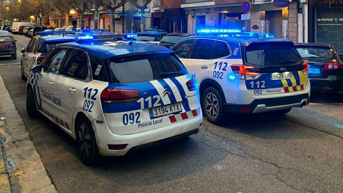 Redada de la Policía Local en la calle Briviesca.