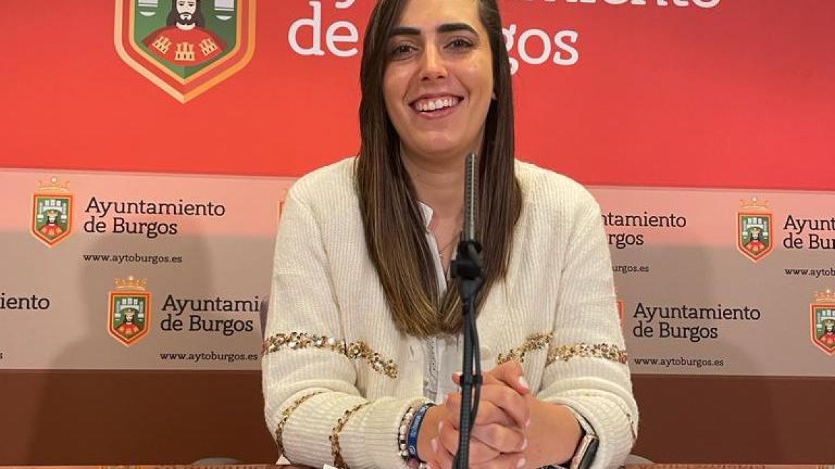 Andrea Ballesteros, portavoz del grupo municipal popular.