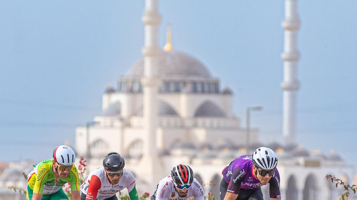 Ángel Fuentes, al ataque en el Tour de Sharjah.