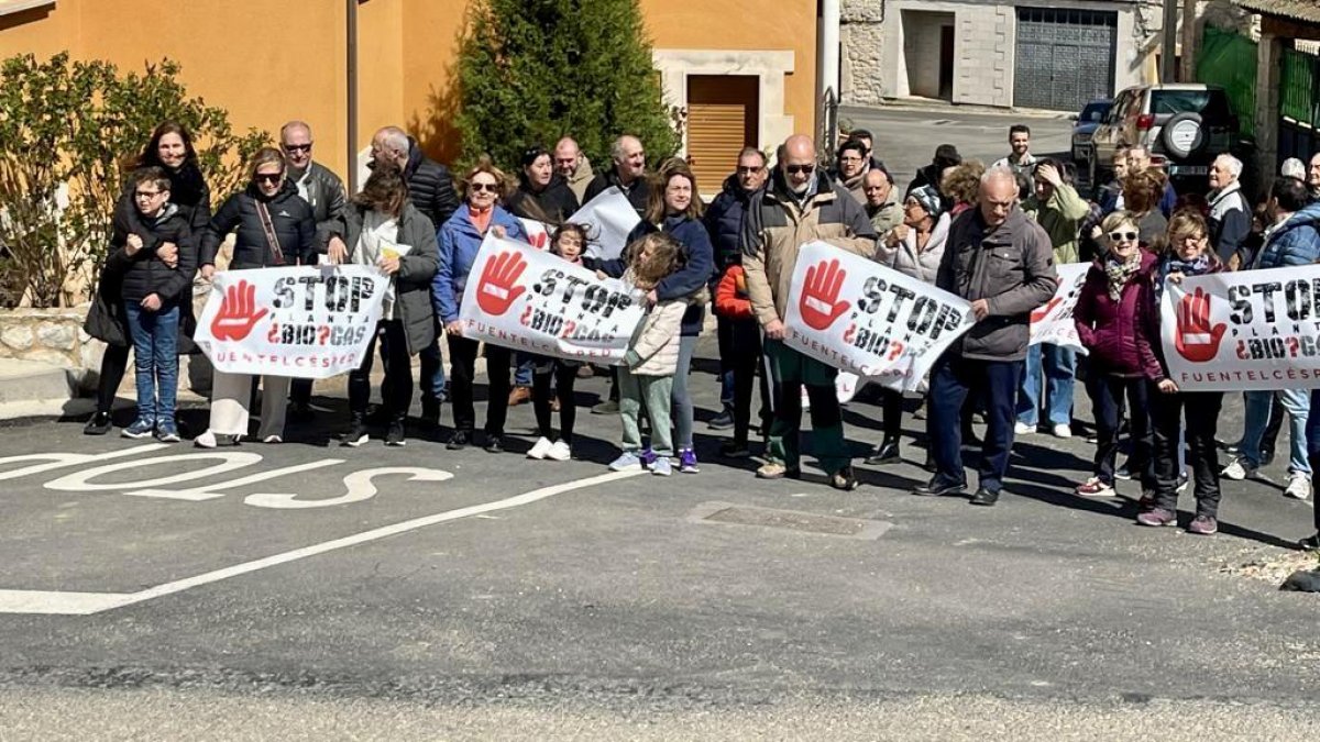 Imagen de una de las manifestaciones que ha organizado Fuentelcésped contra la planta de biogás