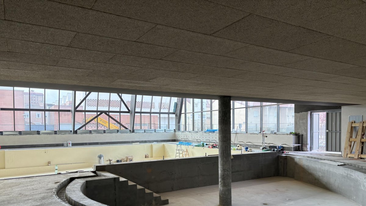 La piscina municipal cubierta de Aranda lleva cerrada cerca de tres años