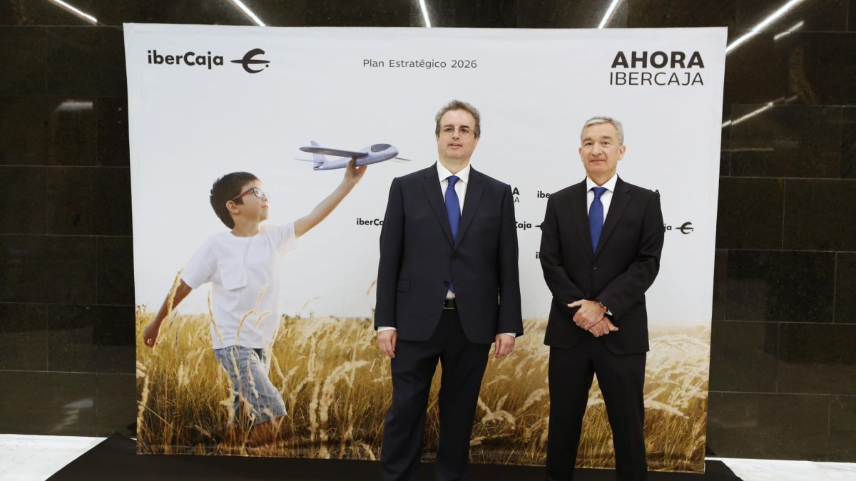 El presidente, Francisco Serrano, y el consejero delegado, Víctor Iglesias.