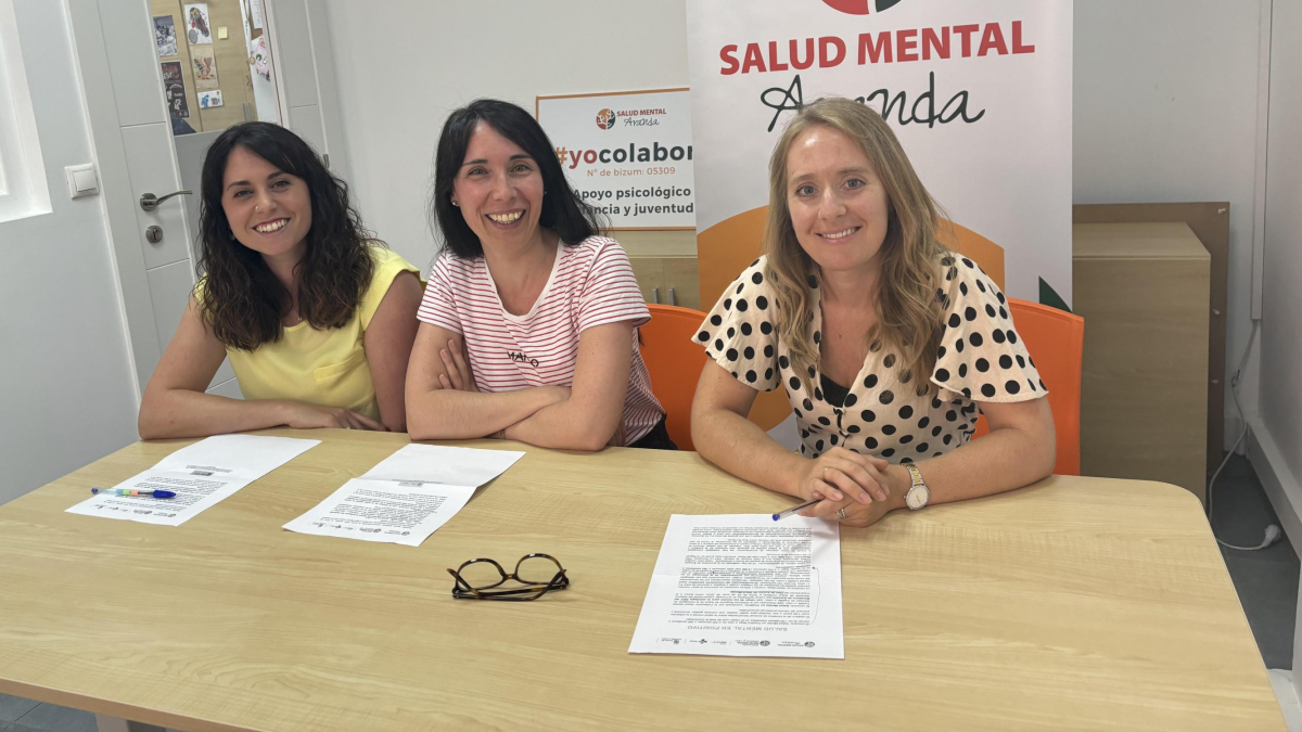 De izquierda a derecha, las psicólogas Cristina Muñoz, Blanca Cuesta y Alba Ortiz