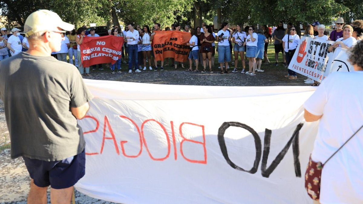 Imagen de la última manifestación convocada en Milagros y secundada por Villatuelda y Fuentelcésped