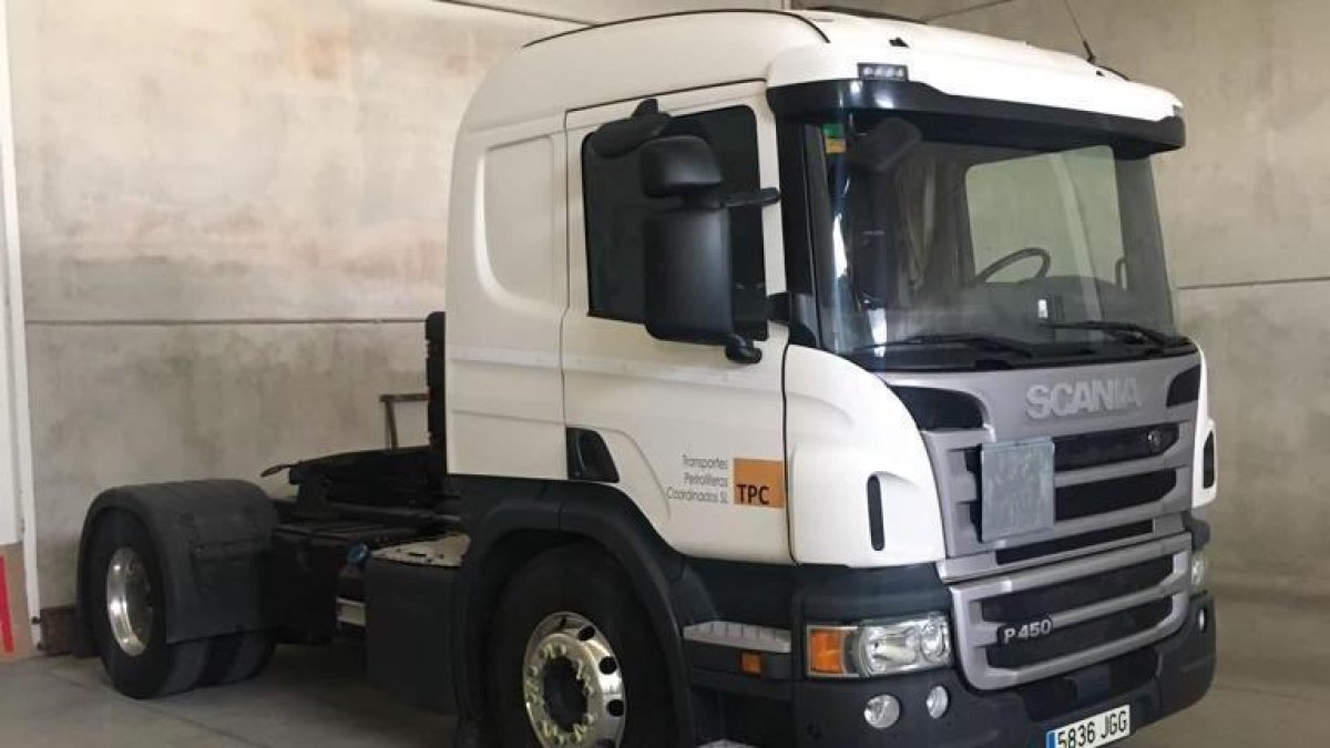 Este es el vehículo sustraído durante la pasada madrugada en la calle de la Bureba.