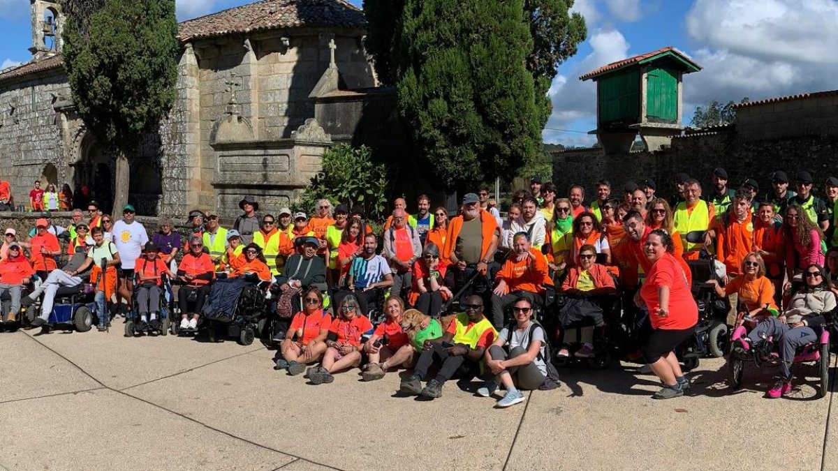 La Asociación CompostELA continúa reivindicando la necesidad de eliminar las trabas existentes en el Camino de Santiago. ECB