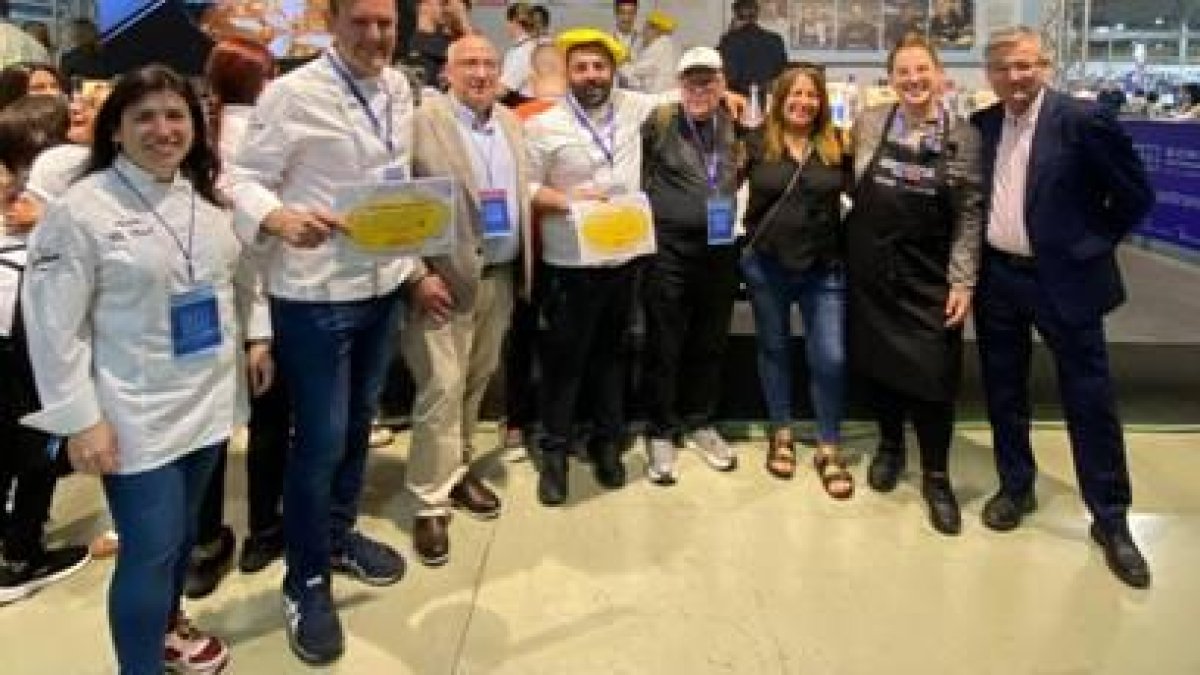 En la imagen los dos ganadores burgaleses