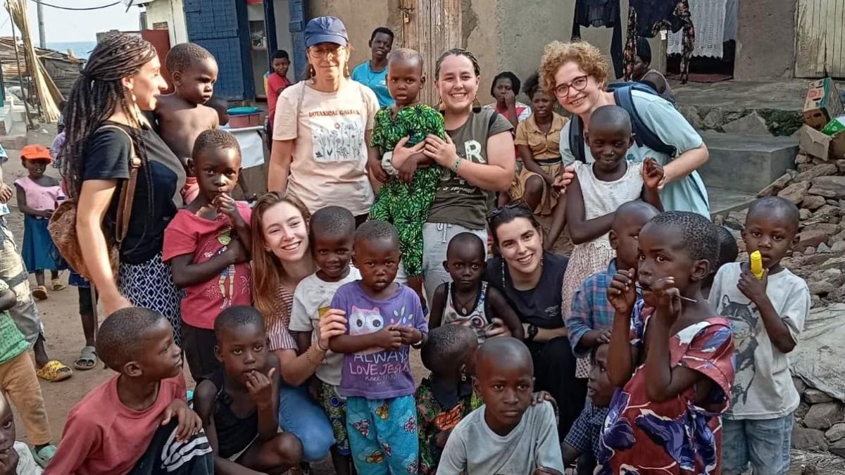 Voluntarias de Enfermería en Uganda.