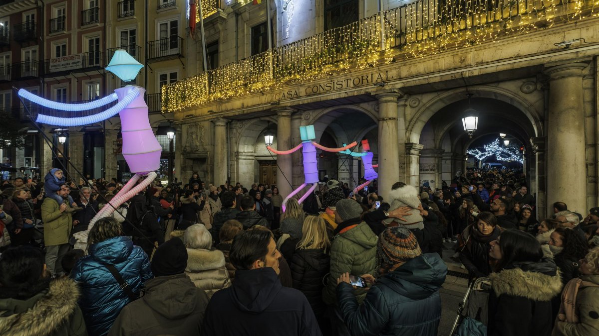 Un momento de la fiesta de encendido navideño del pasado año, en la Plaza Mayor.