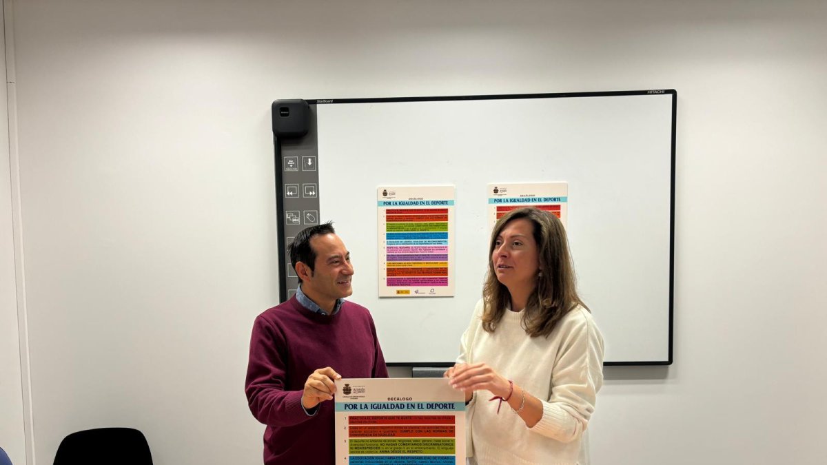 Imagen de los concejales de Igualdad y Deportes, Andrés Gonzalo y Belén Esteban