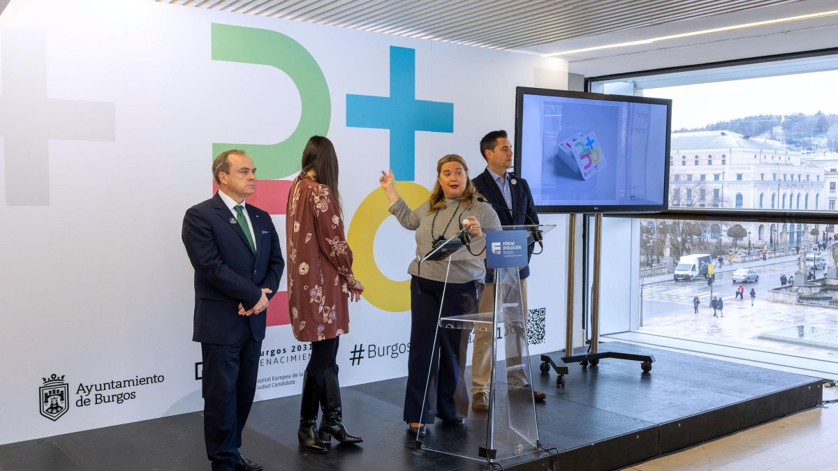 Ayala en un instante de la presentación del logo Burgos 2031