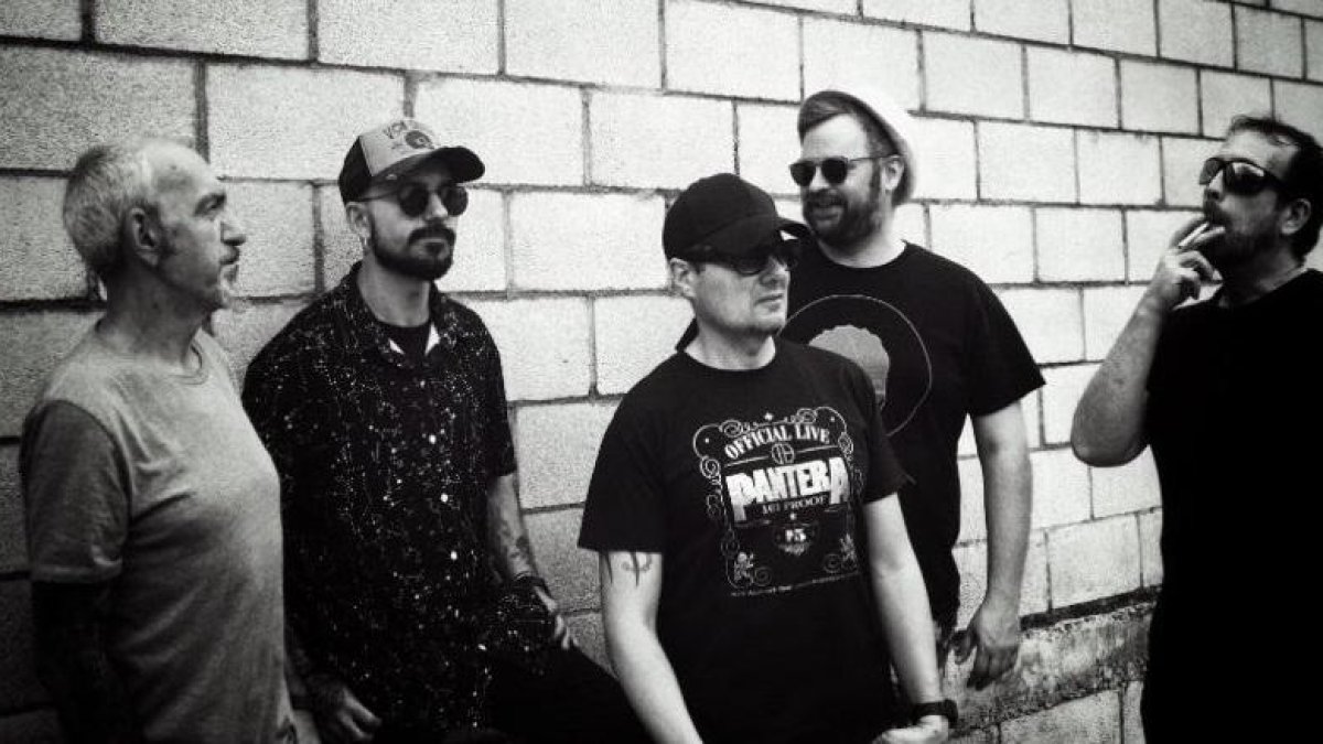 David Send (segundo por la izquierda), junto a su nueva banda.