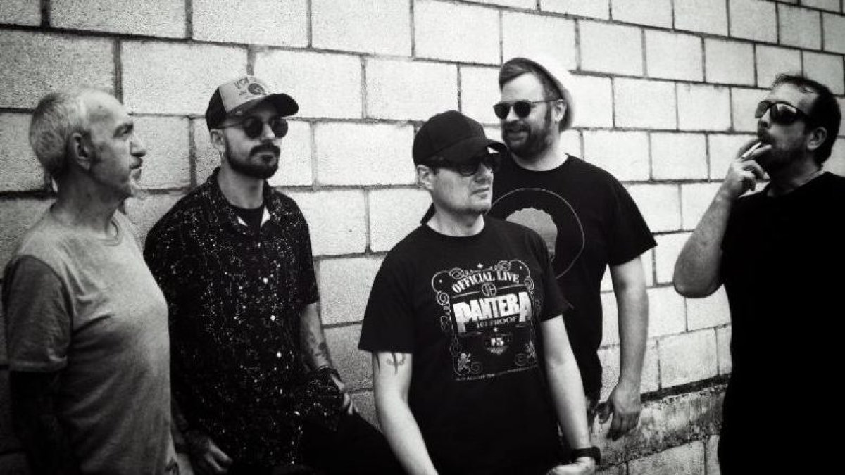 David Send (segundo por la izquierda), junto a su banda.