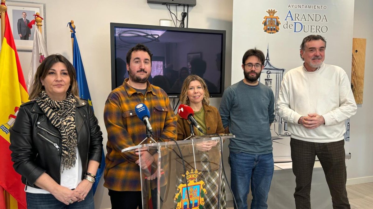 El concejal de Hacienda junto a los concejales Amaya Sanz, Ana María Hervás, Carlos Medina y José Antonio Fuertes