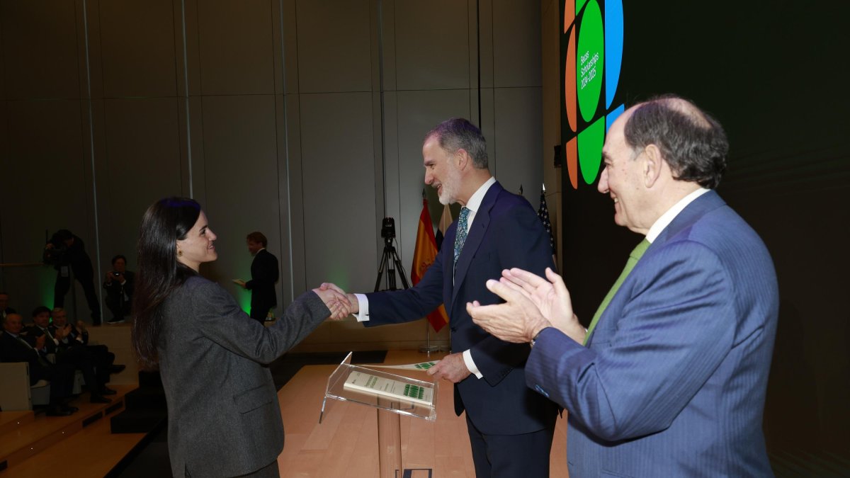 Leire Ayala saluda a su Majestad el Rey