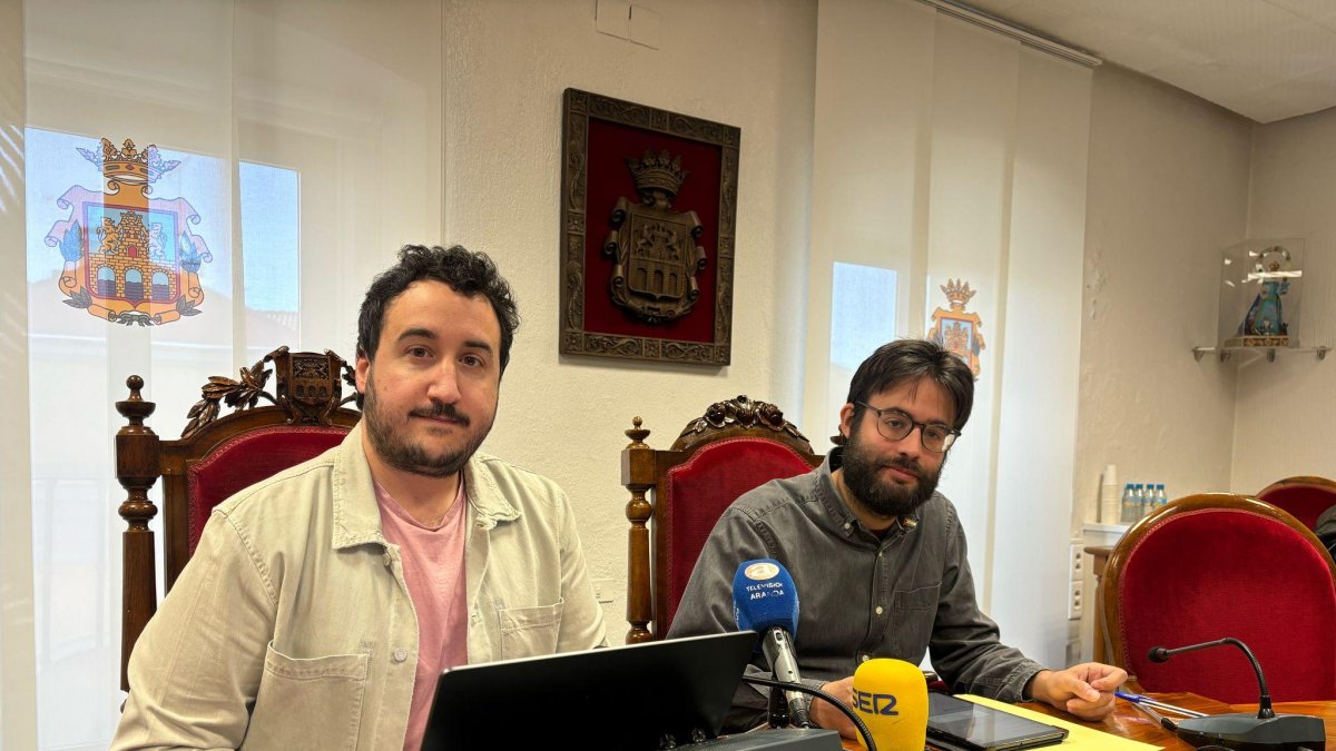 El concejal de Hacienda, Guillermo López, con el concejal de Medio Ambiente, Carlos Medina