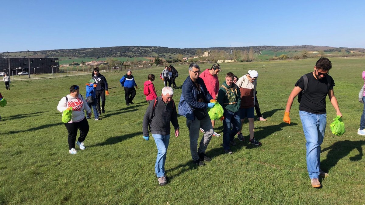 La jornada se ha celebrado entre los yacimientos de Atapuerca, el Cayac y un taller de caza en el Carex.