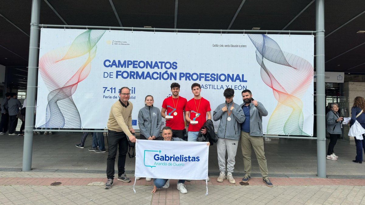 Imagen de los alumnos de San Gabriel en los campeonatos de Formación Profesional