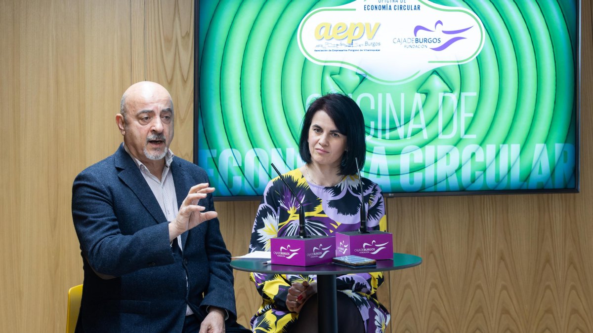 José Juan Martínez, responsable del proyecto 'Polígono Circular', y Laura Ortega, coordinadora de la OEC, presentaron el balance del primer año de actividad.