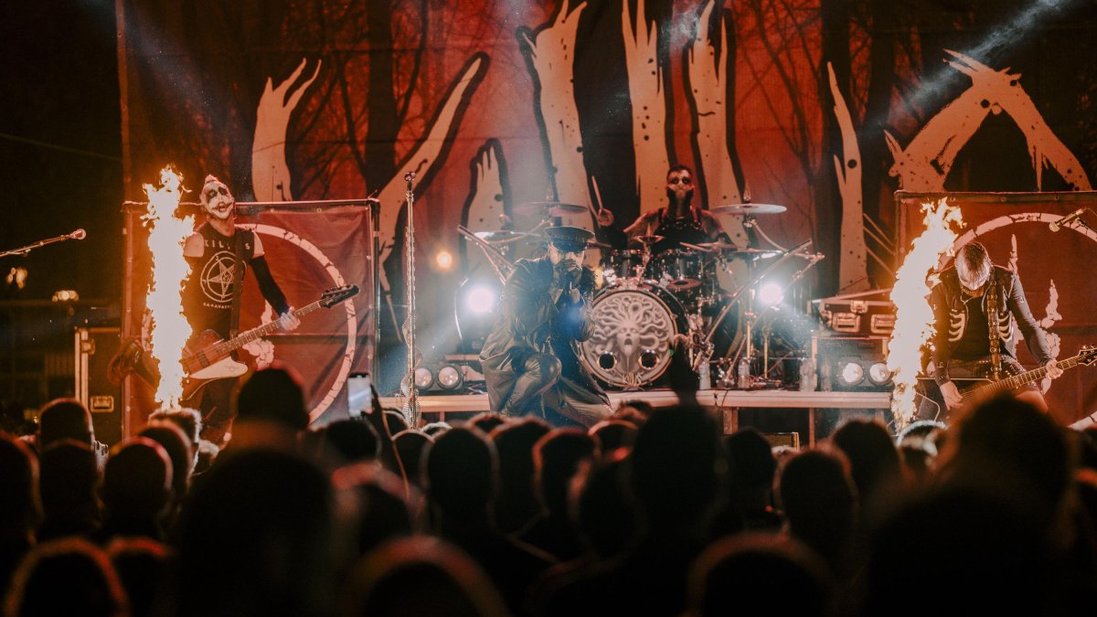 Al margen de su potencia sonora, los conciertos de Killus son un verdadero espectáculo visual.