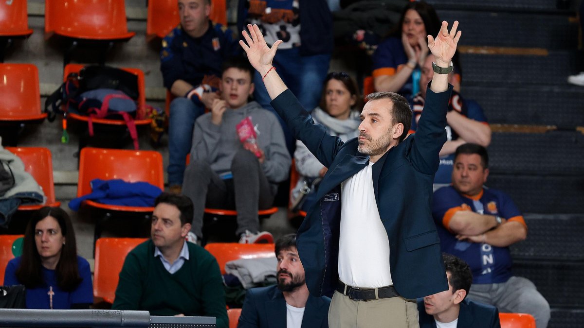 Salva Camps, durante el último partido en El Plantío.