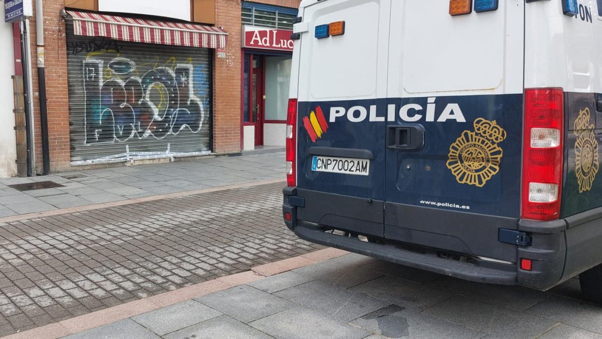 El bar, situado en la calle Santa Clara, ha sido precintado varias veces.