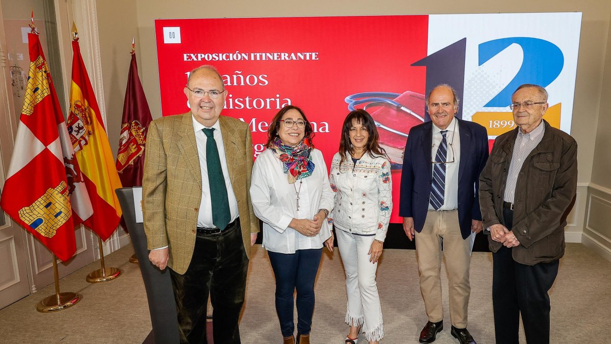 Instante de la presentación de la muestra en la Diputación de Burgos.