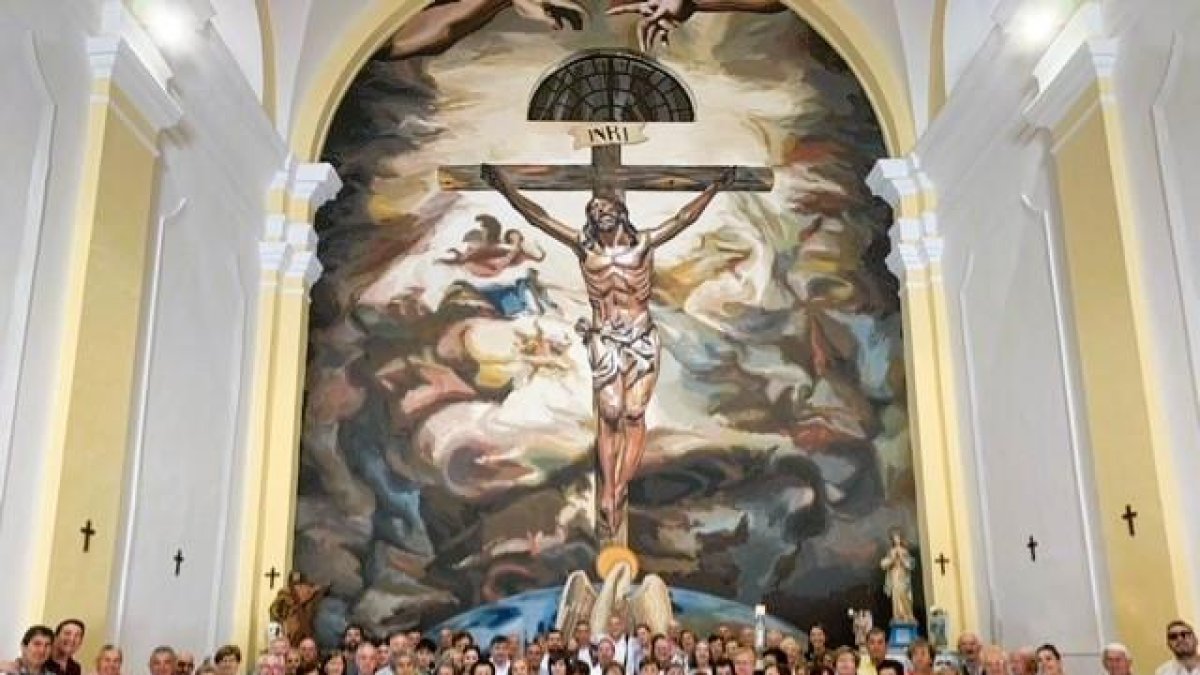 Día de orgullo en Fresno: San Andrés reabre sus puertas con una emotiva misa de consagración