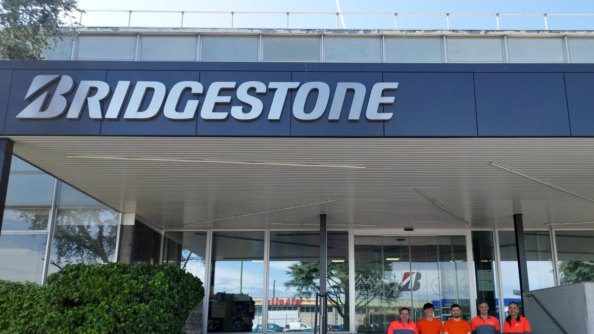 Alumnos de la Escuela Politécnica Superior realizan prácticas en Bridgestone.