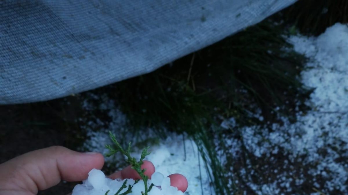 Imagen del granizo caído en Baños de Valdearados