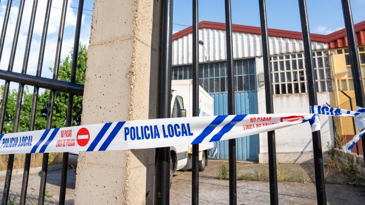 El suceso ocurrió en esta nave propiedad de la familia, que regenta un negocio de aceitunas.