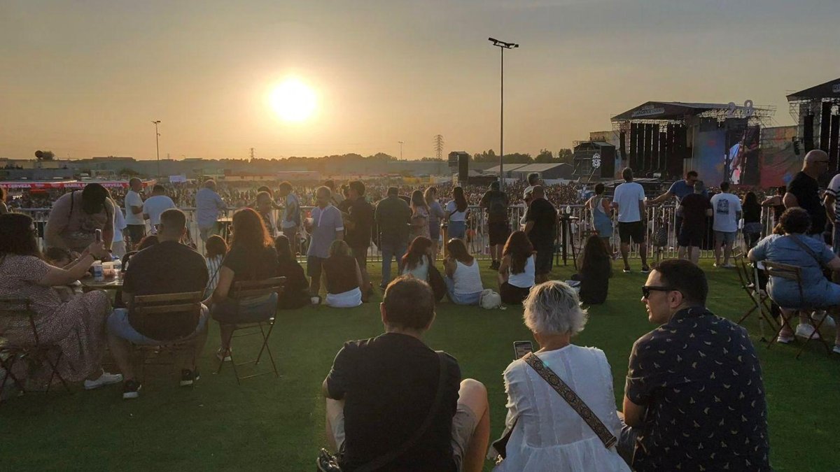 Puesta de sol durante uno de los conciertos del Sonorama en Aranda.