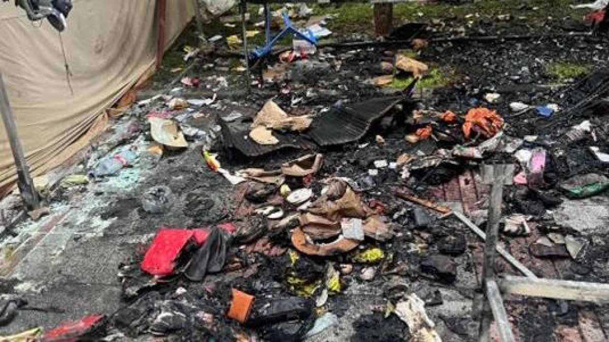Imagen del puesto ambulante calcinado.
