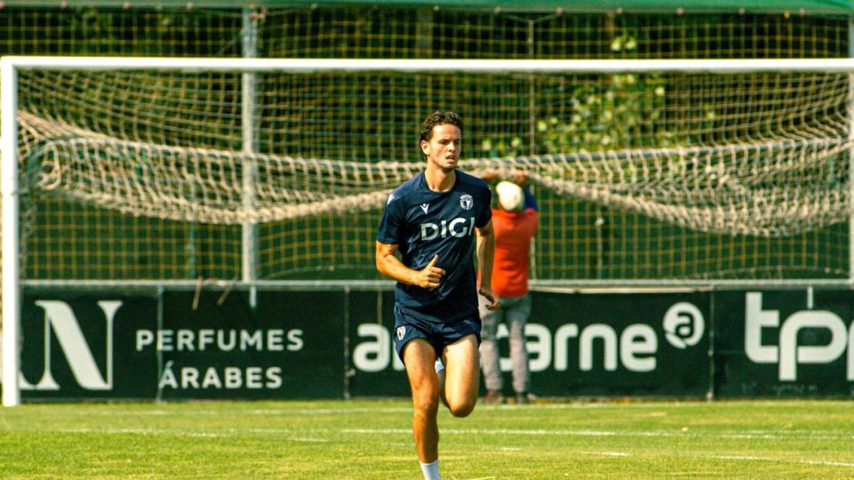 Gabriel Barès durante un entrenamiento en Castañares.