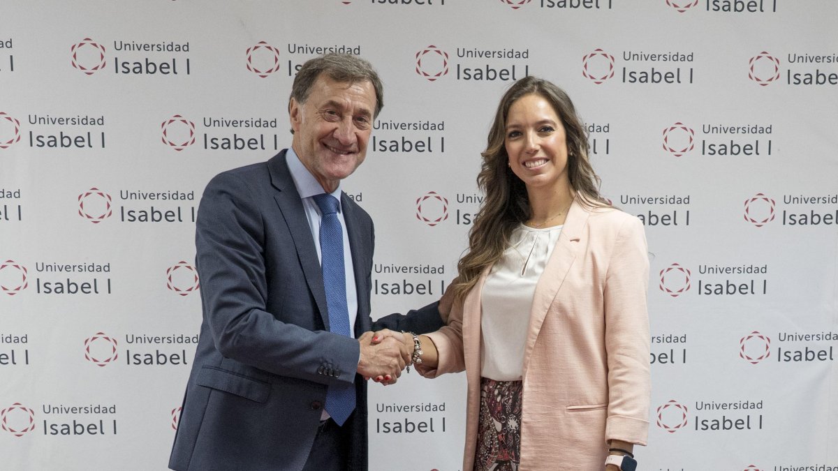 El rector Alberto Gómez Barahona y la presidenta de AJE Burgos, Lucía Echevarrieta.