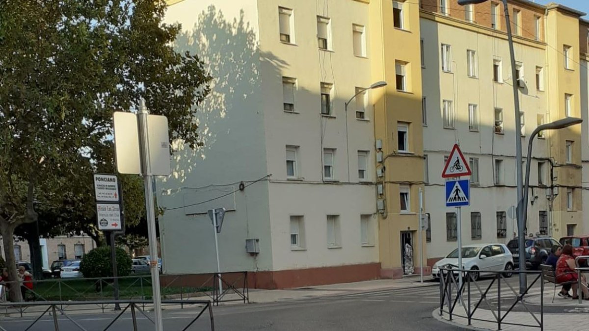 Imagen de la última vivienda ocupada del barrio en la calle Pizarro