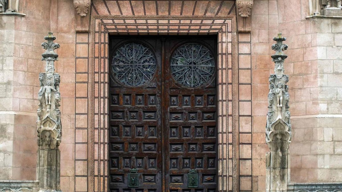 Lugar donde se pensó instalar las puertas de Antonio López en un primer momento.