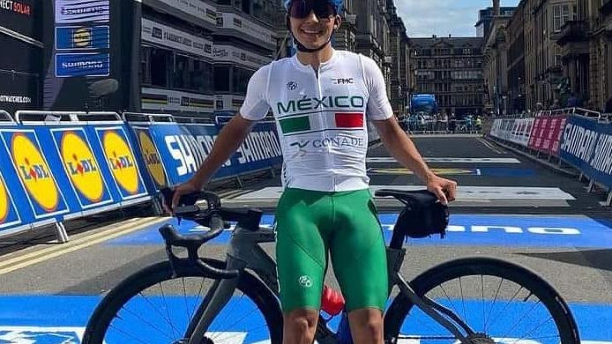 Macías, en el Mundial de Glasgow de 2024 con la selección de México.