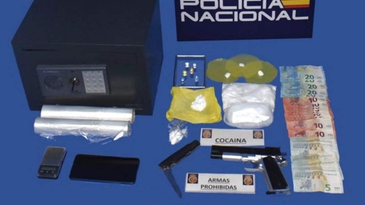 Imagen del material incautado por la Policía.