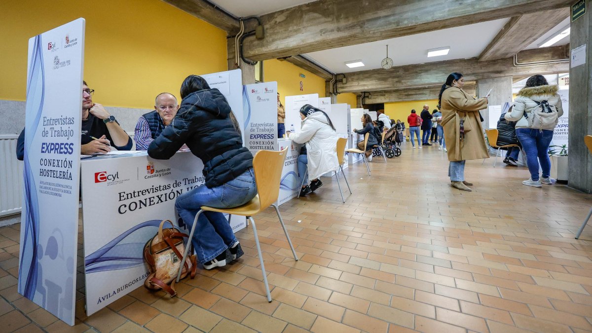 Entrevistas de trabajo exprés en el Centro de Formación para el Empleo de Burgos.