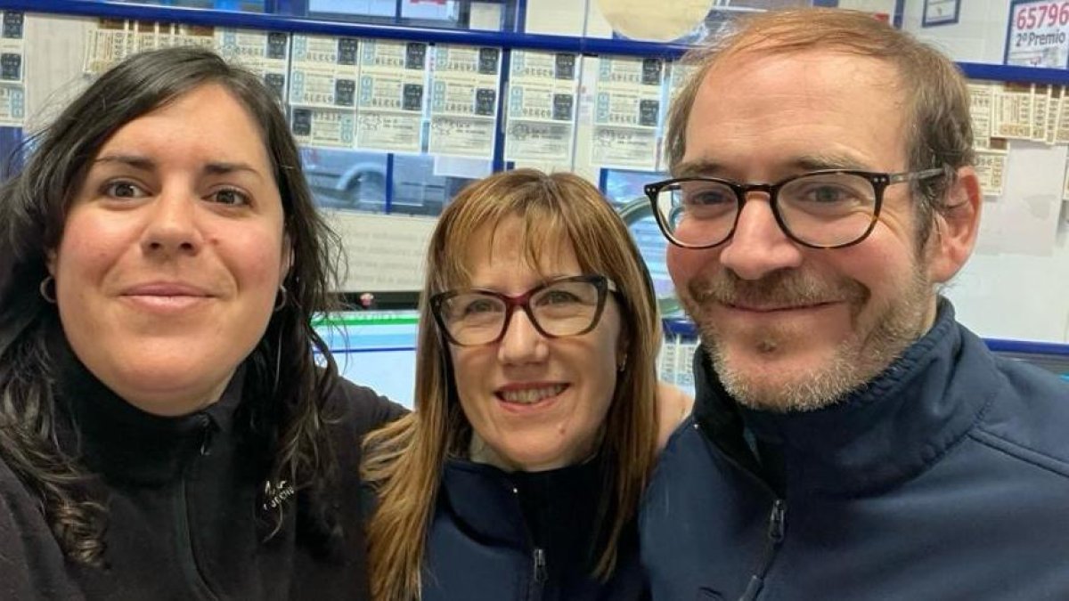 Los trabajadores de la administración número 3, Marta, Petri y Aarón