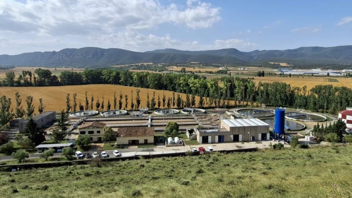 Acuaes continúa interviniendo en Miranda de Ebro.