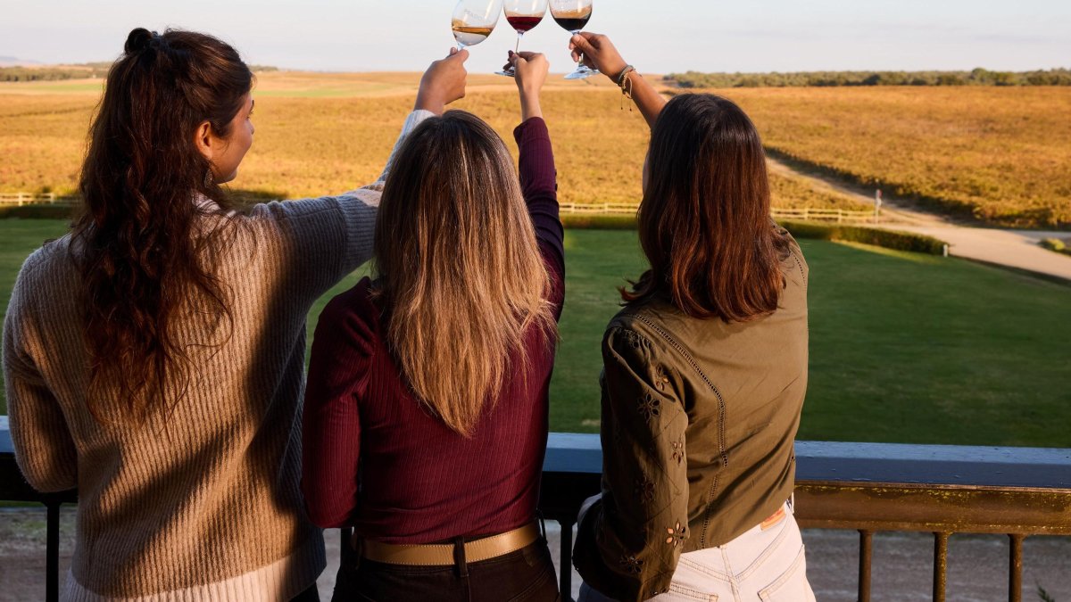 El Mes del Enoturismo activa las visitas en la Ruta