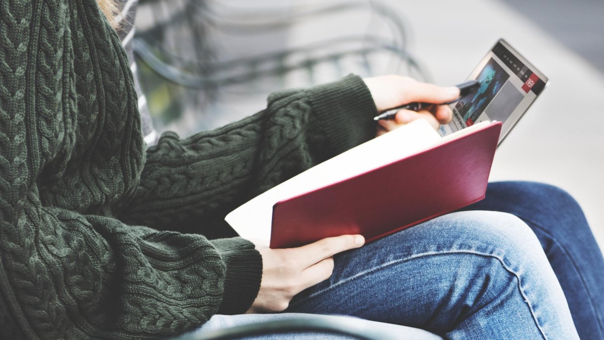 Women Friends Connection Technology Lifestyle Concept