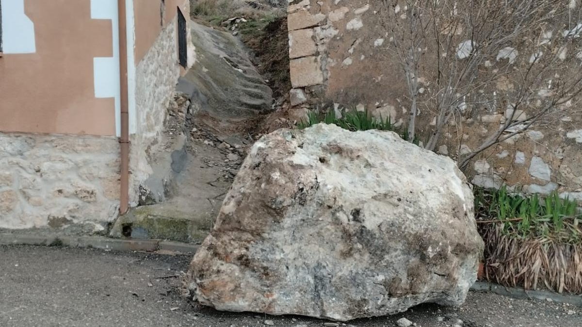 Roca caída en Torregalindo
