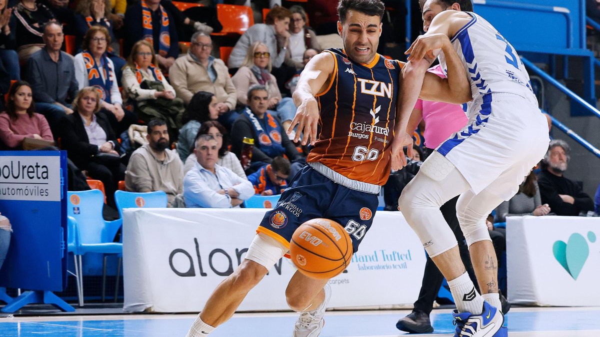 Ayoze Alonso, durante el partido contra Palencia.