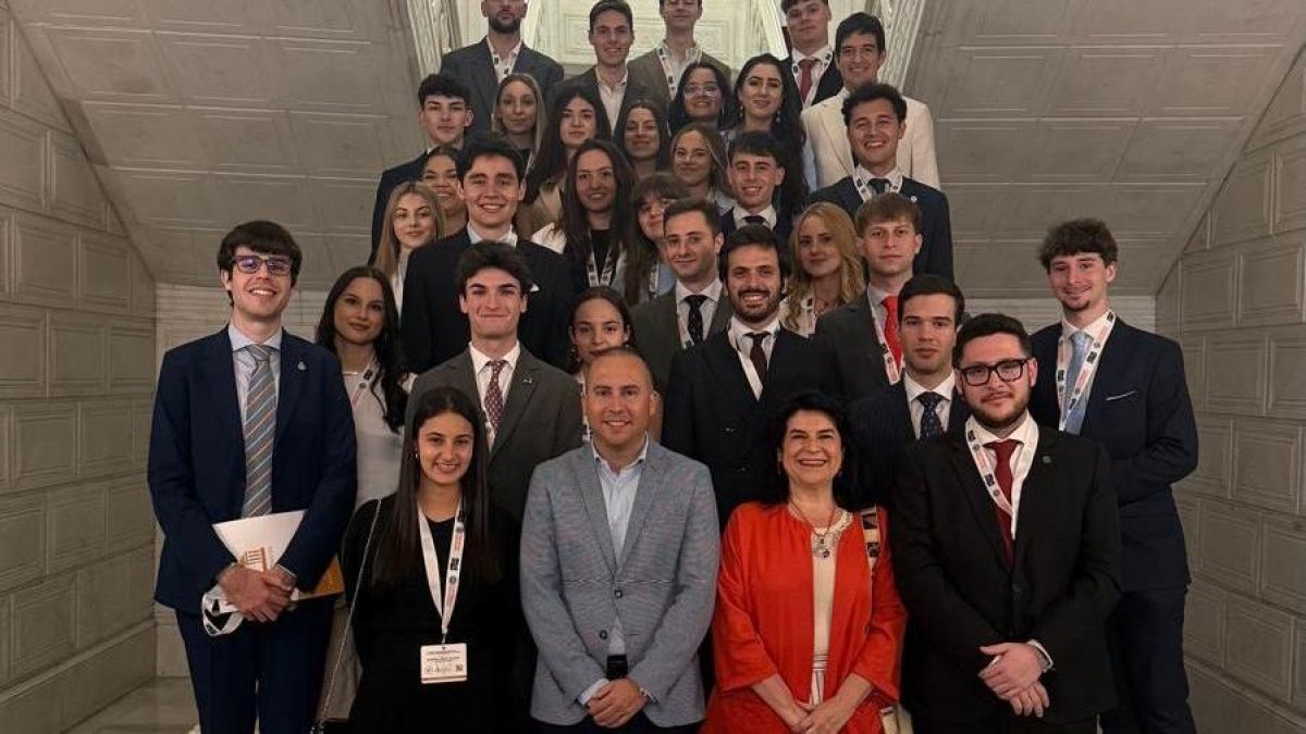La elección se realizó en el primer congreso, celebrado en Salamanca.