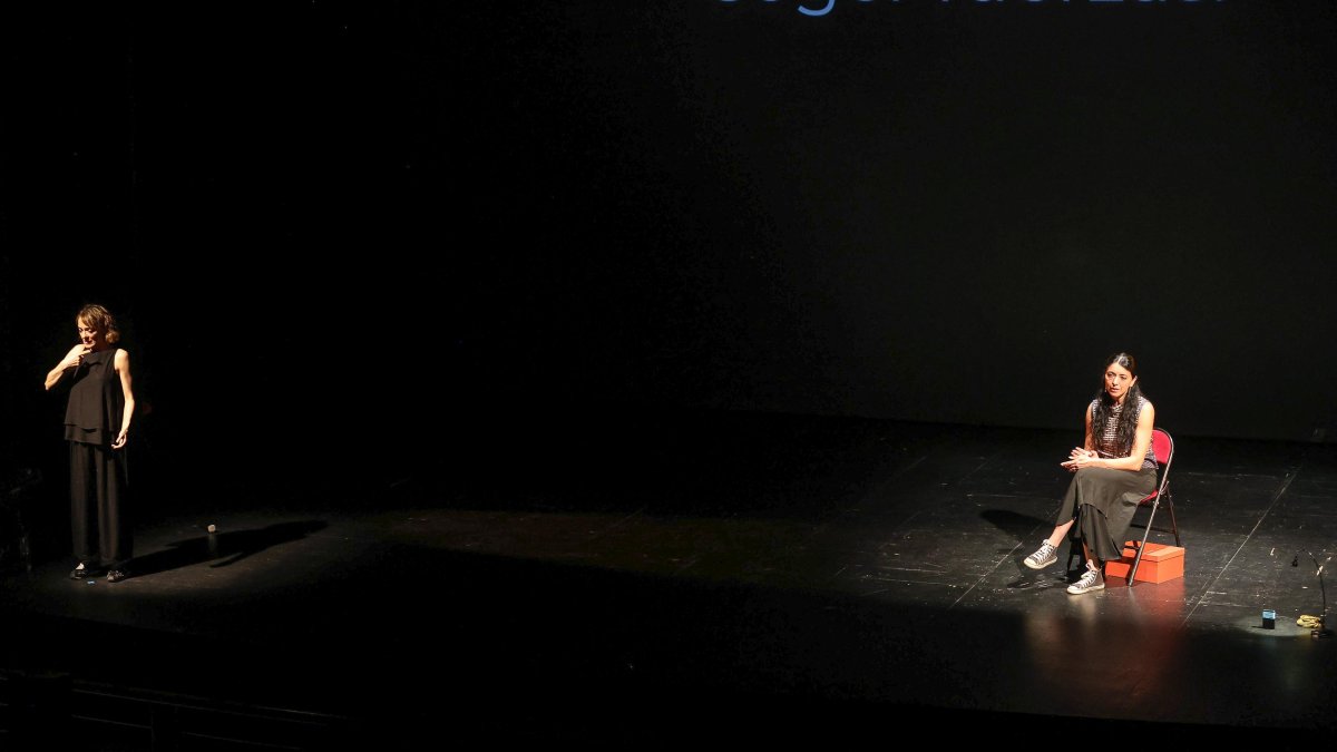 Un momento de la representación de 'Miscelánea' ayer en el Teatro Principal de Burgos a cargo de Estrella R.