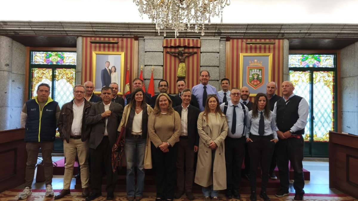 La alcaldesa de Burgos, Cristina Ayala, tras reunirse con conductores de autobuses urbanos de Burgos.