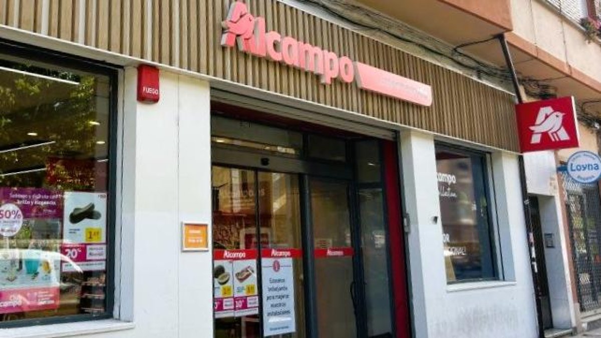 Supermercado Alcampo de la Avenida Burgos de Aranda.